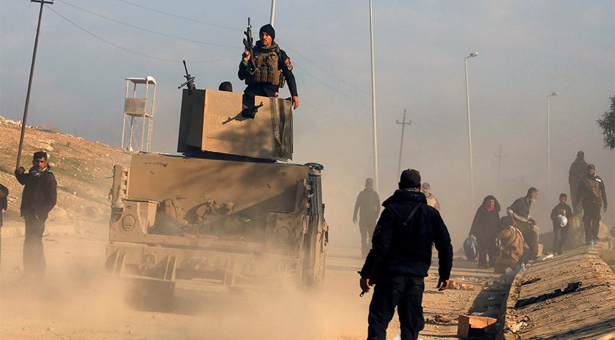 Son dakika... Iraklı güvenlik güçleri Musul'da ana hükümet binasını ele geçirdi
