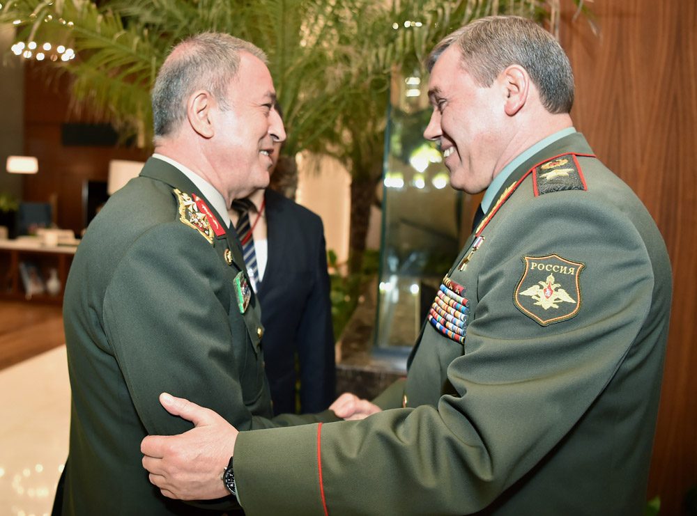 FOTO:DHA - Hulusi Akar, Rus mevkiidaşı ile son olarak Antalya'da biraraya gelmiş ve 'daha fazla işbirliği yapalım' diye anlaşmışlardı.