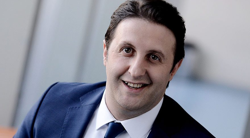 İlker Ayrık’tan açlık grevindeki akademisyenler Nuriye ve Semih’e destek