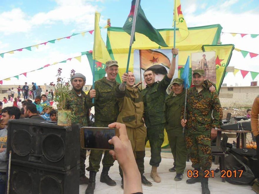 Rus askerleri son olarak Menbiç'te nevruz kutlamalarında görüntülenmişti.
