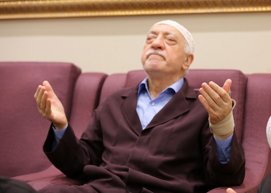 2010 referandumu için Fethullah Gülen militanlarına 'evet için çalışın' talimatı vermişti.