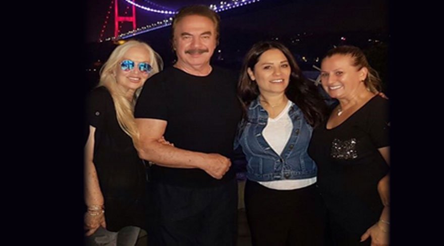 Şarkıcı Reyhan Karaca dün gece hastaneye kaldırıldı!