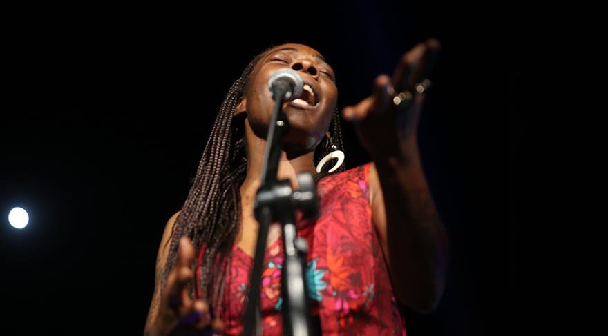 İspanyol diva Buika, antik kentte Türk hayranlarıyla buluştu