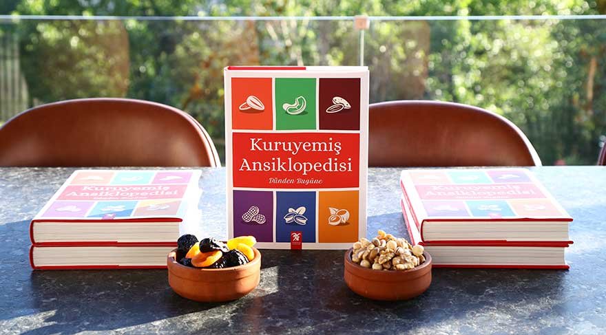 Türkiye’nin ilk ‘Kuruyemiş Ansiklopedisi’ raflarda