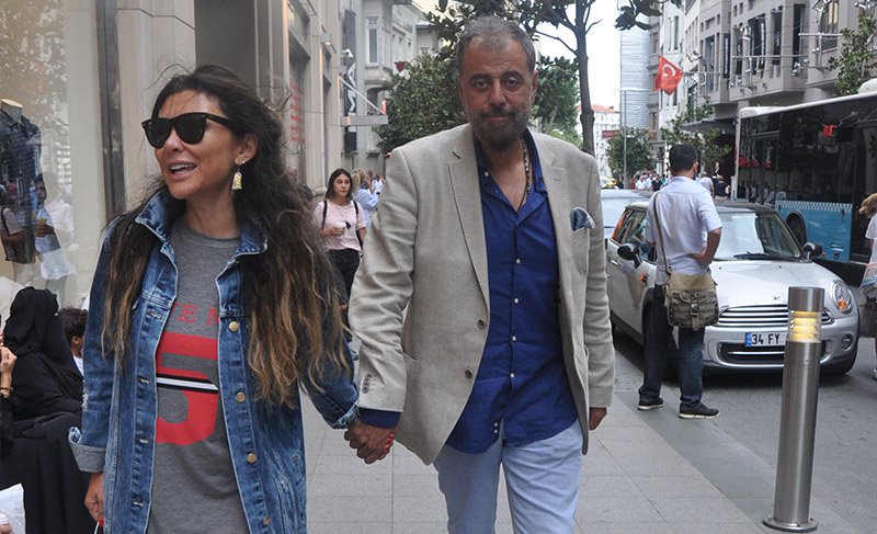 Hamdi Alkan ve Selen Görgüzel alışveriş turunda