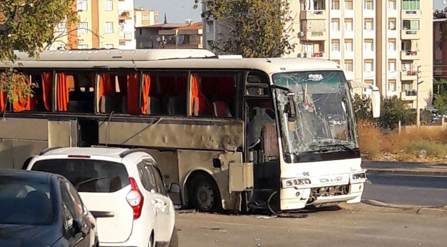Son dakika… İzmir’de cezaevi servis aracına bombalı saldırı