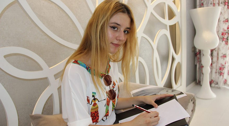 demet-akalin-ic-1