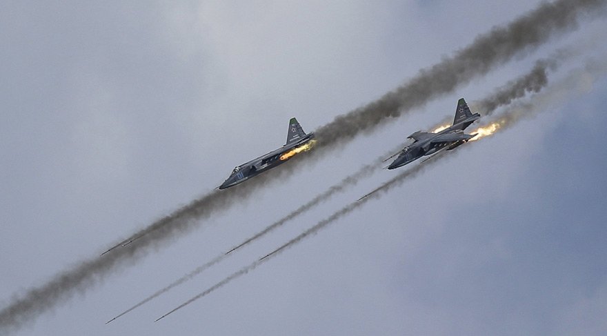 Rus uçakları IŞİD’i vurdu