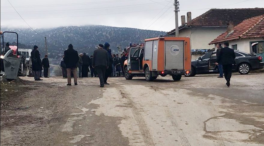 Ucak Dustu 3 Sehidimiz Var