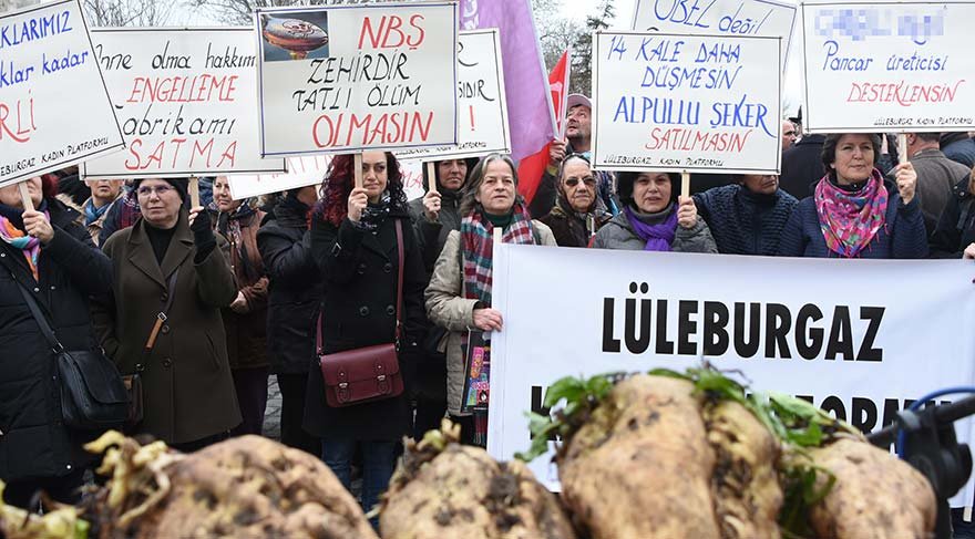 Çok sayıda kadının da katıldığı protestoya CHP milletvekilleri Veli Ağbaba, Mahmut Tanal, Ali Şeker, Muharrem İnce, Fatma Kaplan Hürriyet, Erdin Bircan, Okan Gaytancıoğlu, Turabi Kayan, Vecdi Gündoğdu ve Emre Köprülü de destek verdi.