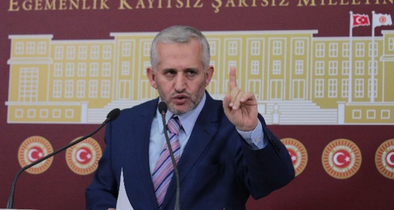 AKP Düzce milletvekili İbrahim Korkmaz'ın 'bozkurt işareti' açıklamaları MHP ile AKP arasında krize dönüştü.