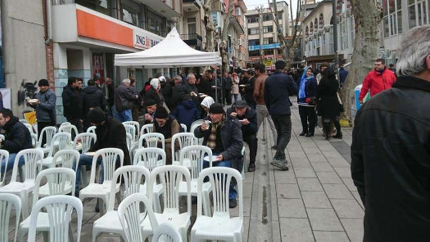 Yağmur altında okutulan mevlitte Mehmetçiğe dua edildi