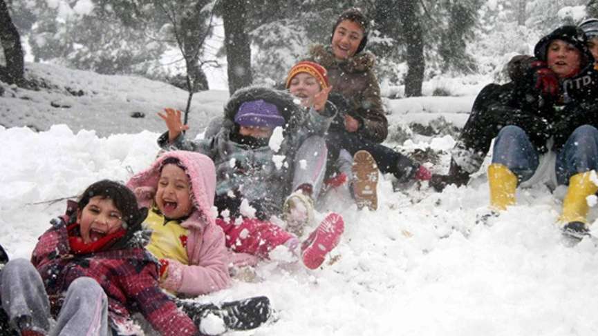 Valilikten kar tatili açıklaması: İstanbul’da okullar tatil edilecek mi?