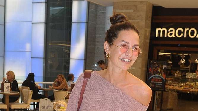 Demet’i herkes eleştirdi Yasemin beğendi