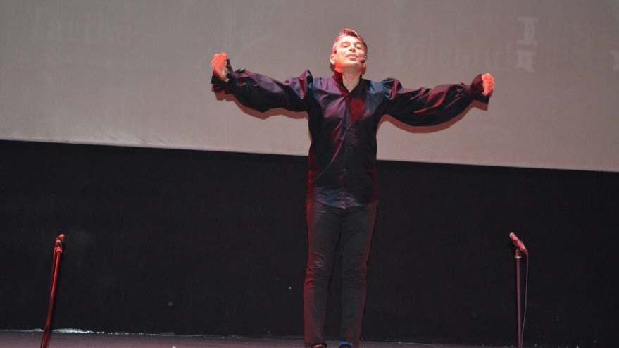 Özgür Özgülgün’den çocuklar için ‘Tarihe Yolculuk’ gösterisi