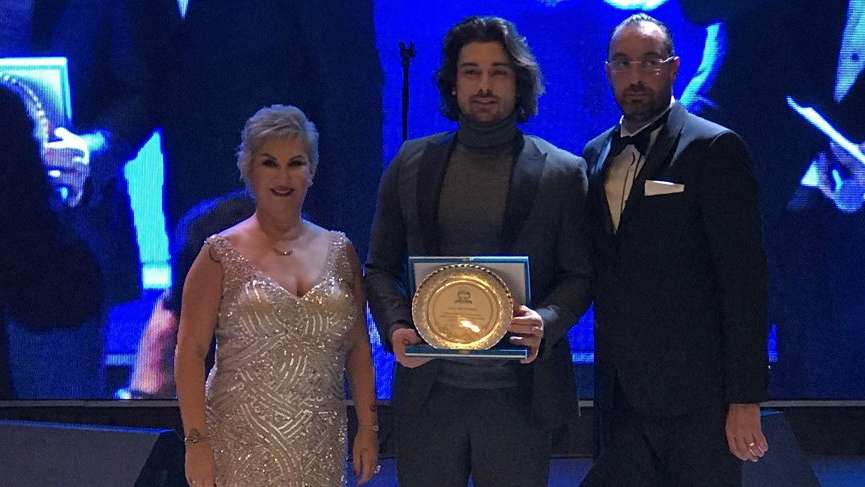 Alp Navruz’a Down Sendromlu çocuklardan ödül