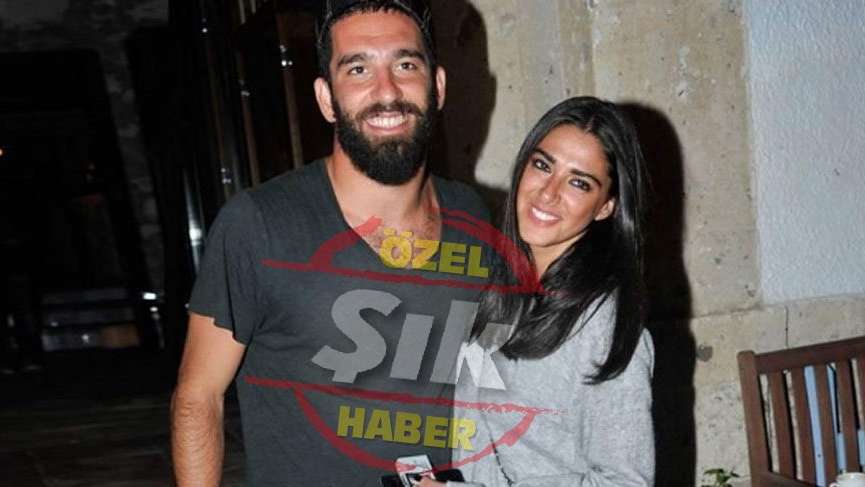 Arda Turan, telefon listesindeki bazı kadın arkadaşlarını engelledi