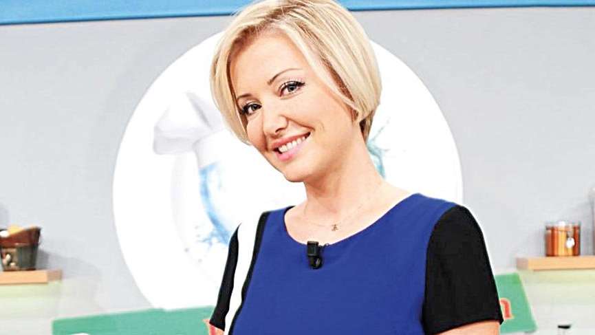 Berna Laçin’den Bülent Ecevit göndermesi