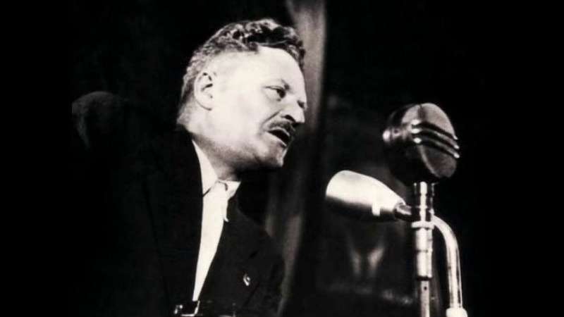 Nâzım’ın Stalin için yazdığı şiir ilk kez Türkçe’de