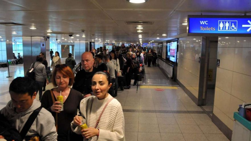 Ataturk Havalimani Nda Polnet Arizasi Kuyrugu Son Dakika Haberleri
