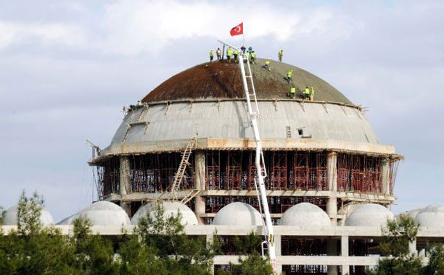 Cami Kubbesinde 16 Tedbirsiz Isci Son Dakika Haberleri