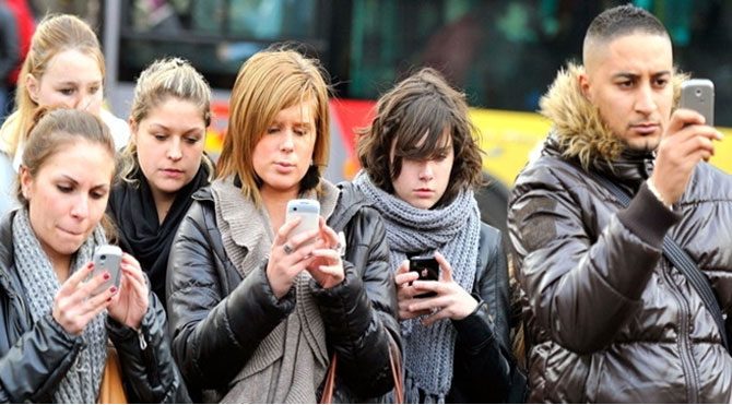 Akıllı telefon ‘zombi’ yapıyor!