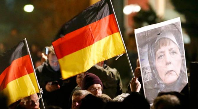 Almanya'da tüm gösteriler yasaklandı