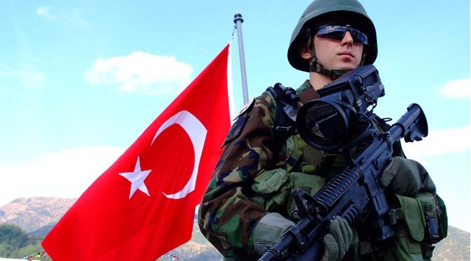 Asker pozuna 2 yıl hapis – Sözcü Gazetesi