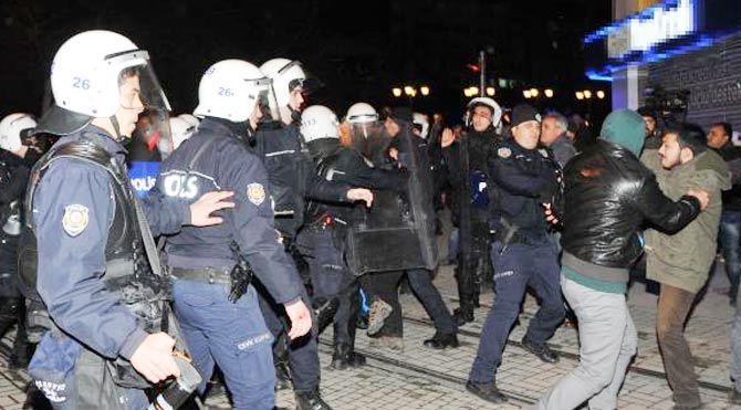 TÜRGEV protestosunda arbede