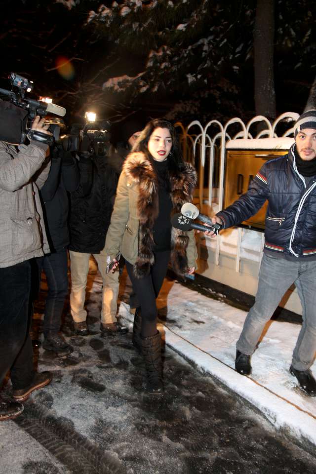 Popçu Murat Dalkılıç ile 1 yıllık ilişkisini ihanet yüzünden bitiren Merve Boluğur ilk kez biri ile görüntülenince ne yapacağını şaşırdı.