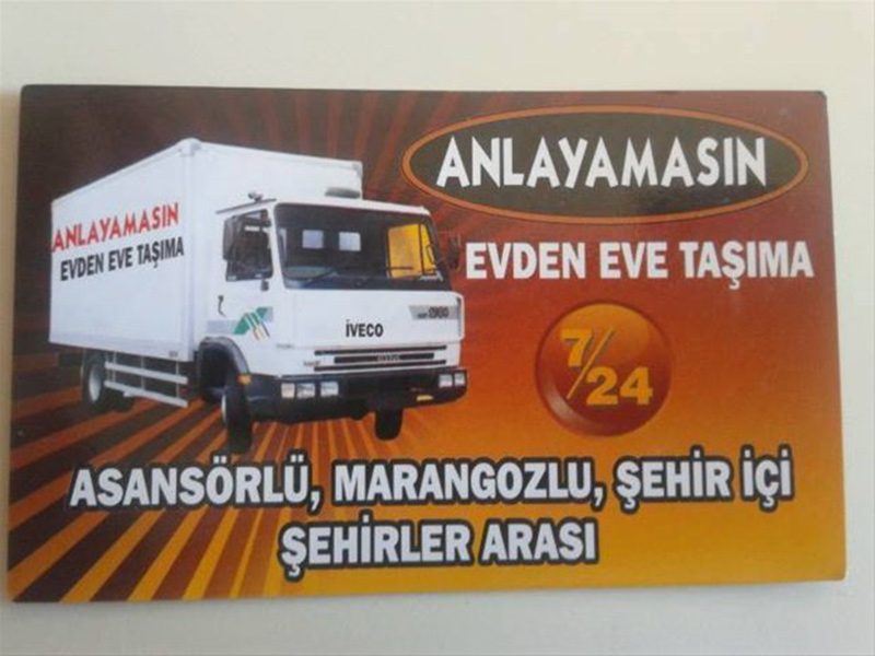 Çoğu zaman kurguya bile gerek kalmadı, zaten memlekette birçok şey kendiliğinden insanı güldürüyor.