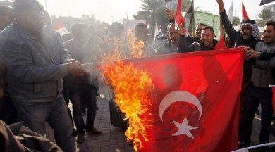 Irak Ta Turk Bayragi Yakildi Son Dakika Haberleri