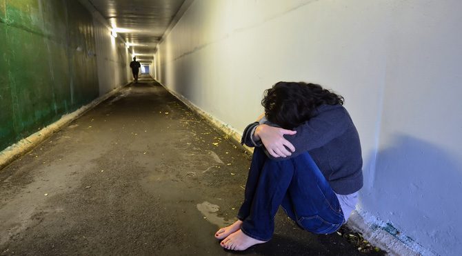 taciz3 Özellikle de kadınlar bu süre içinde sokakta tek başınıza dolaşmamaya çalışın. Bu dönem cinsel tacize karşı tedbirli olmakta fayda var.