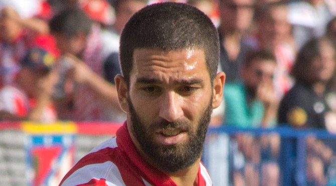 ardaturan1 10. Evinde sadece Mars yok, bir de kendi yönettiği burçta yerleşmiş olan Jüpiter var Balık burcunda. Jüpiter; büyük fırsat-şans, yabancılar, uluslararası işler, eğitimler, akademi, inançlar gibi konuları temsil eder.