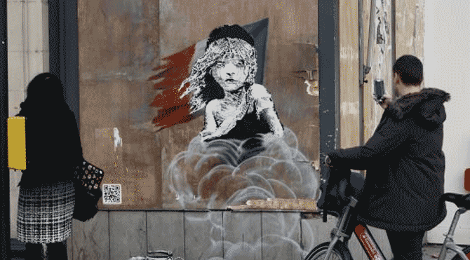 Banksy göçmenlere sıkılan biber gazına tepki gösterdi