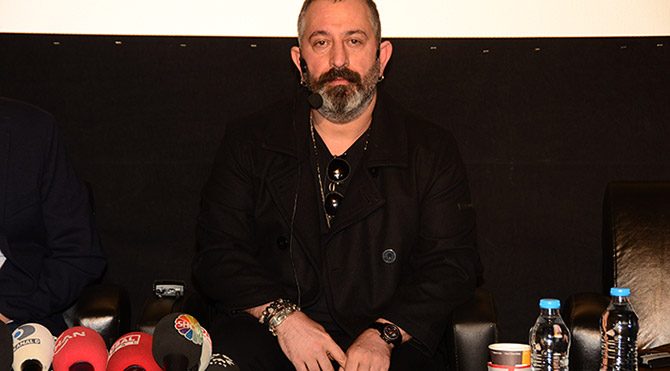 Cem Yılmaz rol aldığı İftarlık Gazoz filminin basın gösteriminde konuştu