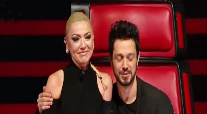 hadise acun un karsisinda agladi