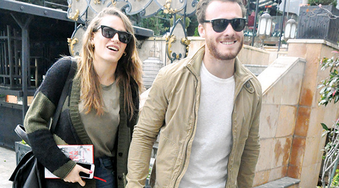 Serenay Sarıkaya ve Kerem Bürsin Amerika seyahatinde görüntülendi