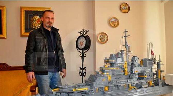Hurdalardan gemi yaptı