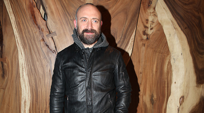 Halit Ergenç Nisan’da setlere dönüyor
