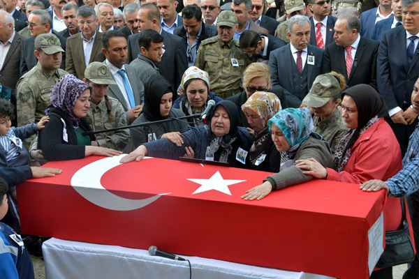 Türkiye son üç günde teröre 43 şehit verdi