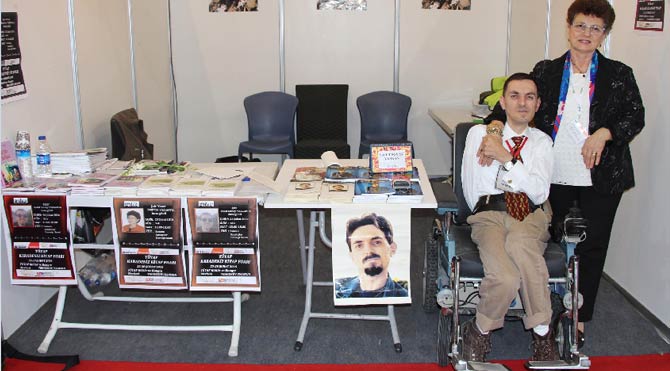 Tek parmağını kullanabilen Vahit’ten 4’üncü kitap