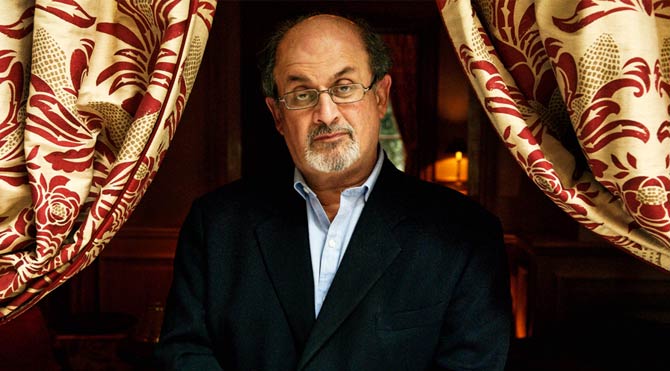Başına ödül konulan Salman Rushdie’ye destek