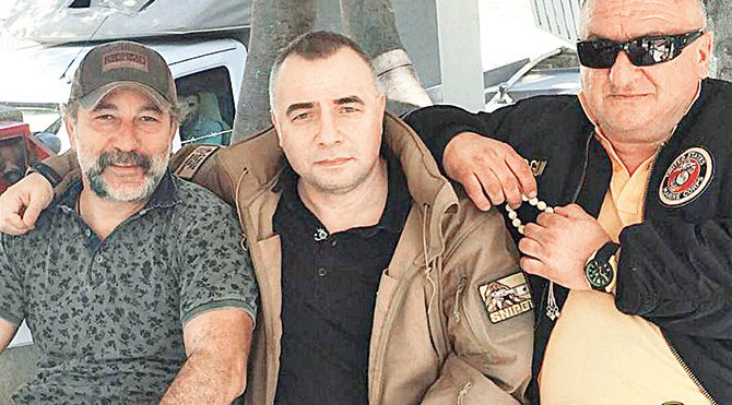Oktay’ın evine taşındı