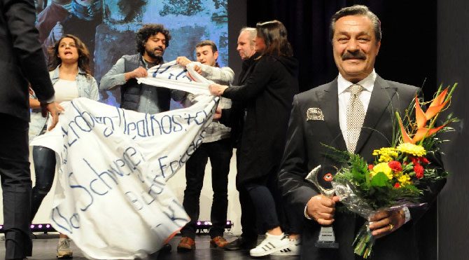 Almanya’dan Kadir İnanır’a onur ödülü