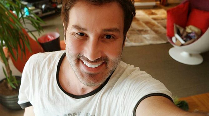 Metin Arolat heykeli kaldıranlara sert tepki gösterdi