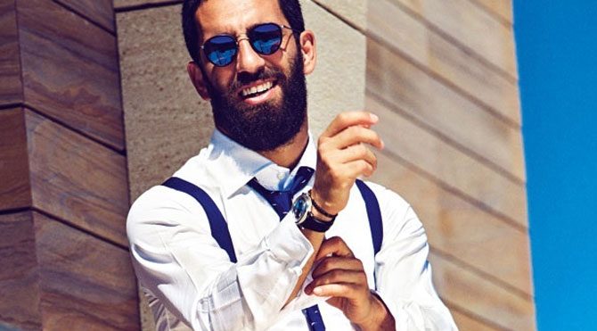 Arda Turan ailesini özel jetiyle Barselona’ya götürdü