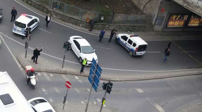 Mecidiyeköyde bombalı araç alarmı Mecidiyeköyde bombalı araç alarmı
