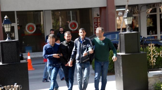 Kredi kartı dolandırıcıları suç üstü yakalandı
