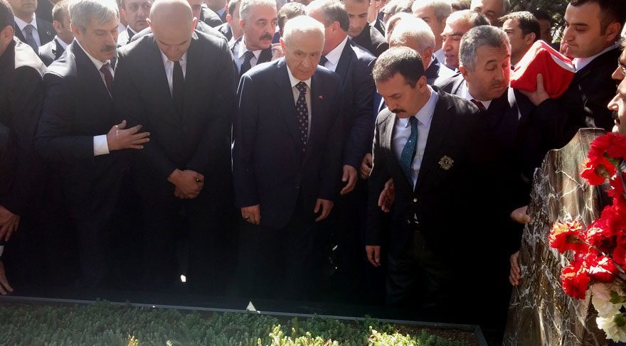 Alparslan Turkes Mezari Basinda Anildi Guncel Haberler